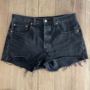 Levi’s 501 Distressed Shorts in Vintage Black